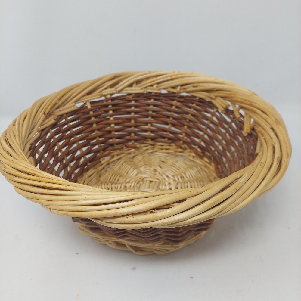 Vintage Round Woven Wicker Basket Two Tone Tan Brown Rustic Country 12 Inch